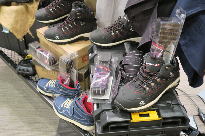 バートルの安全靴は2016年の新作